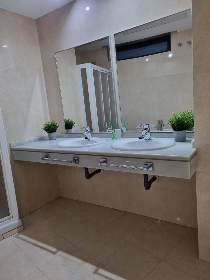 San Bernardo Family Apartment Sevilha Exterior foto