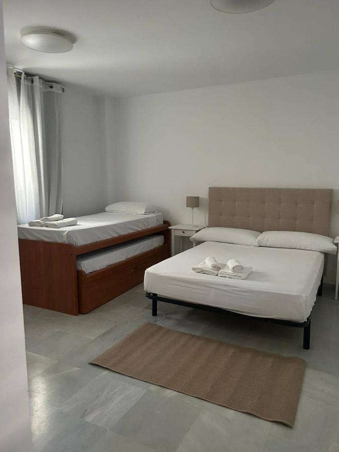 San Bernardo Family Apartment Sevilha Exterior foto