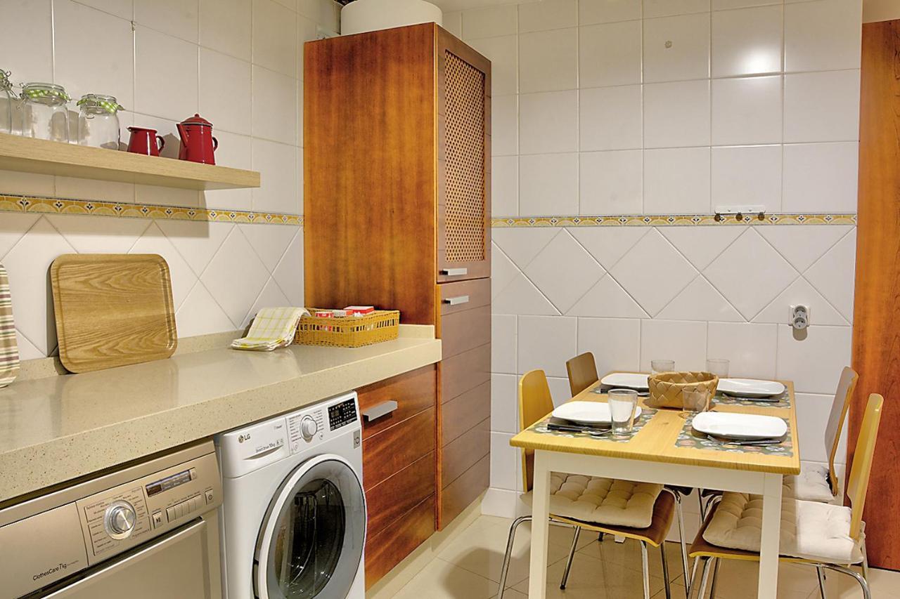 San Bernardo Family Apartment Sevilha Exterior foto