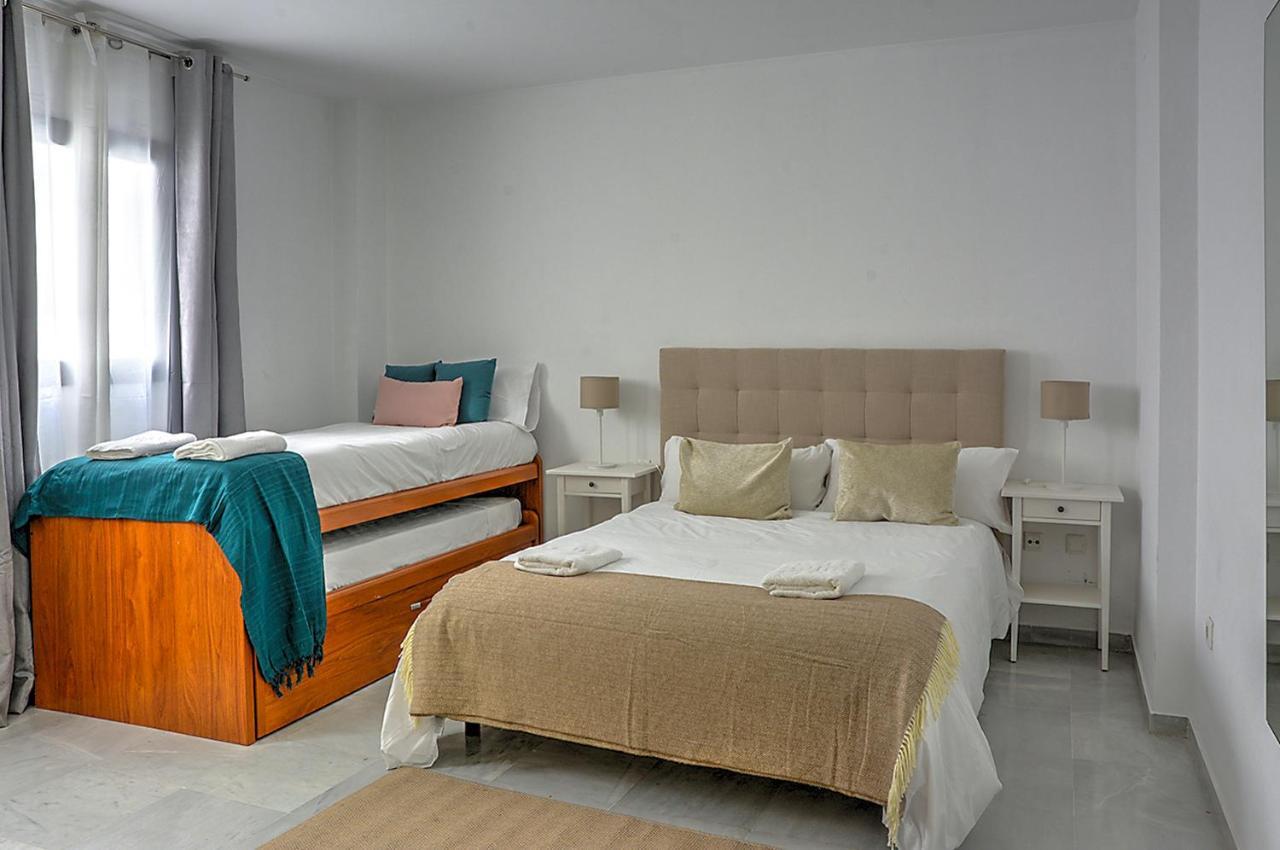 San Bernardo Family Apartment Sevilha Exterior foto