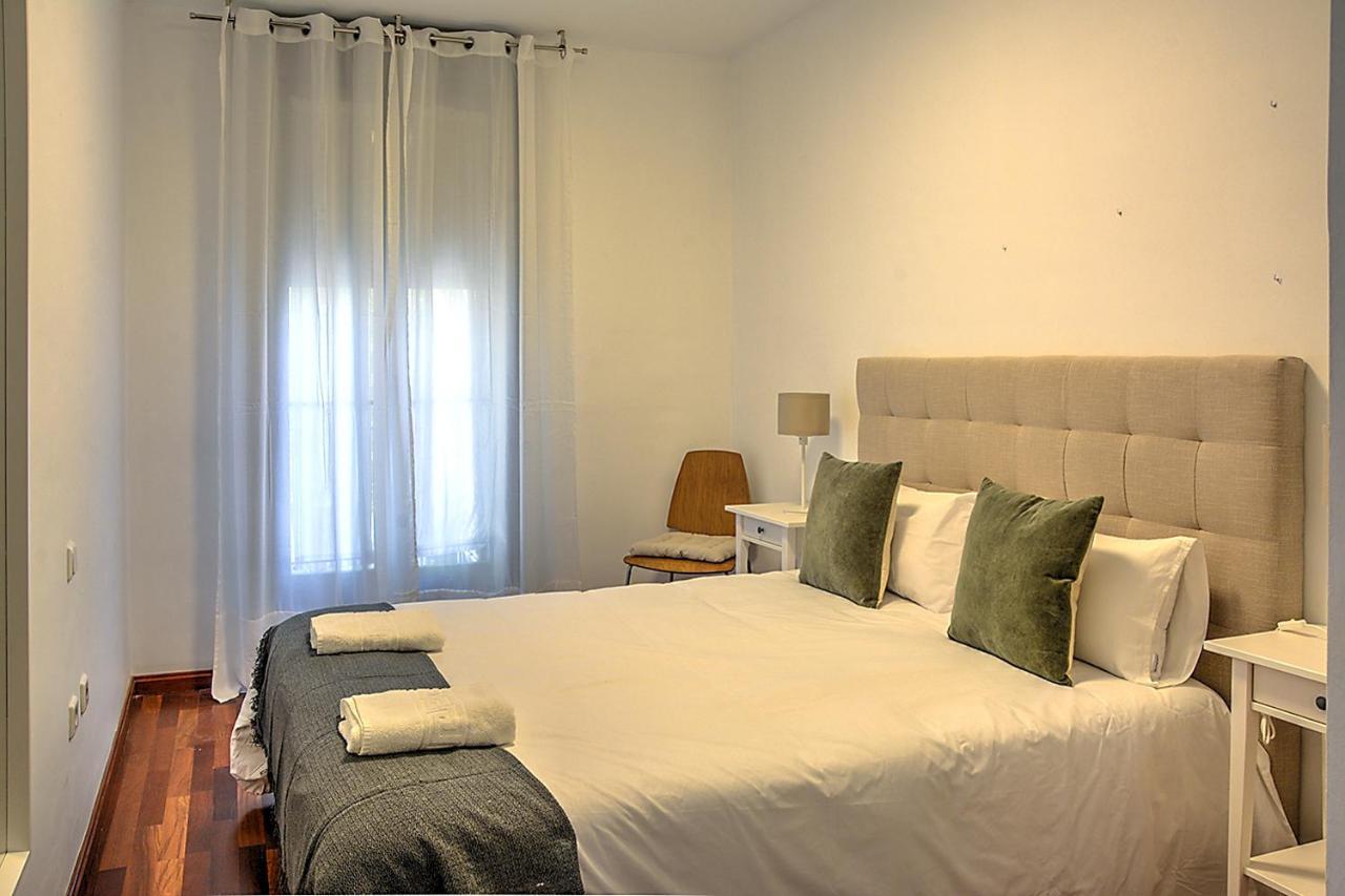 San Bernardo Family Apartment Sevilha Exterior foto