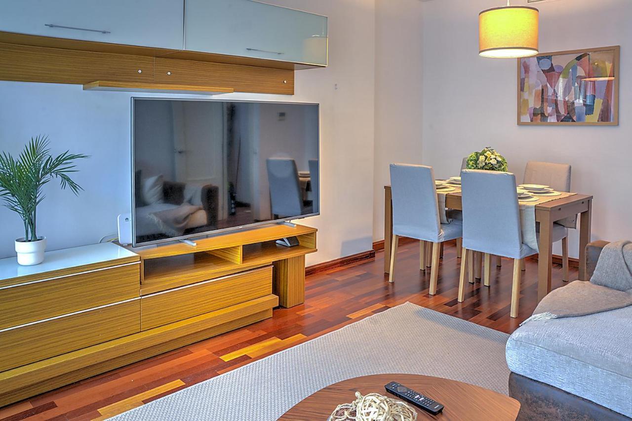 San Bernardo Family Apartment Sevilha Exterior foto
