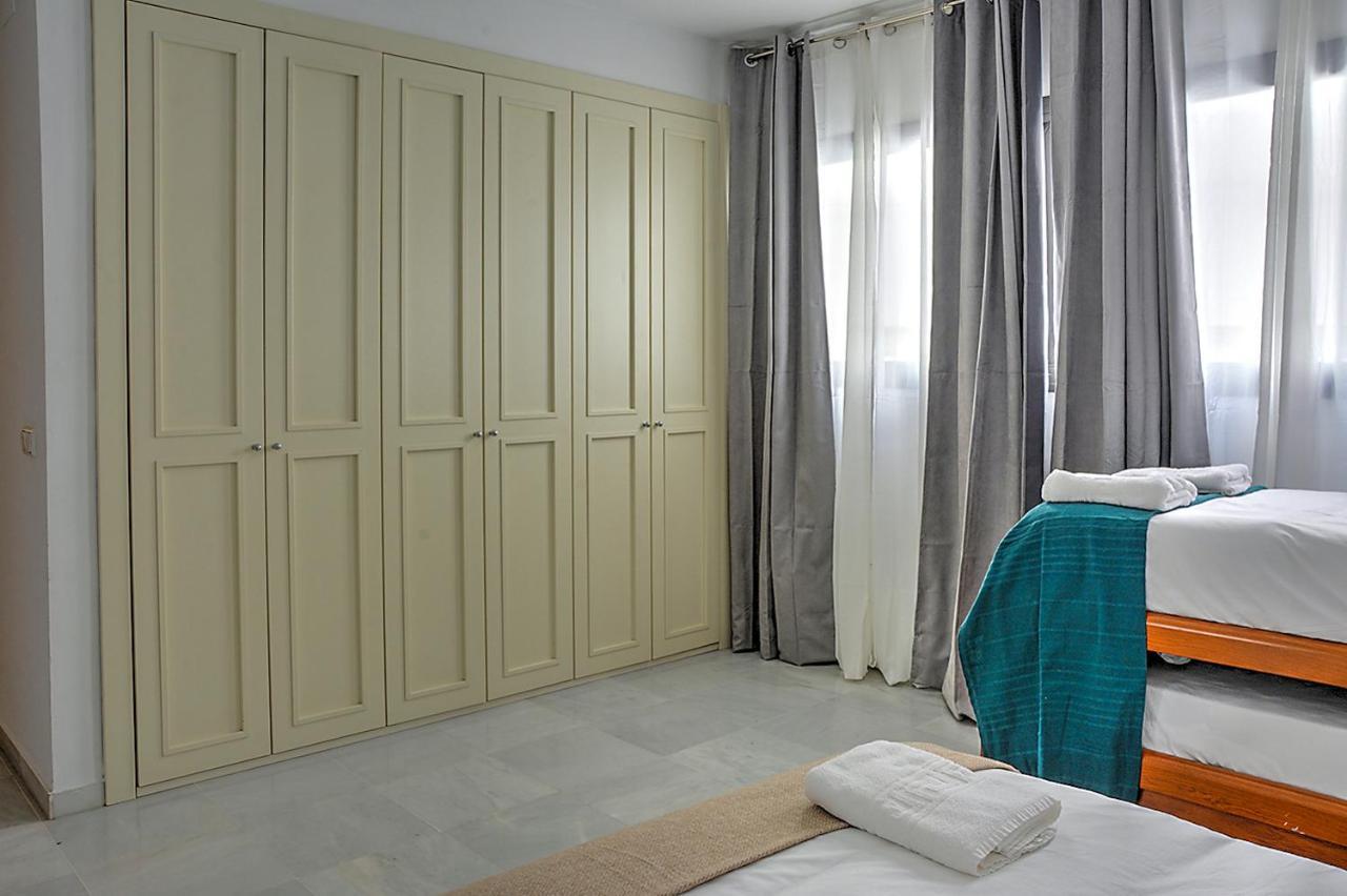 San Bernardo Family Apartment Sevilha Exterior foto